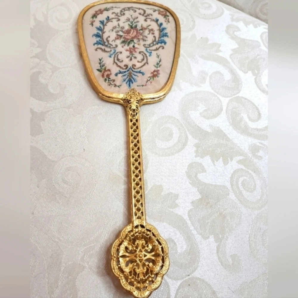 VINTAGE Gold Tone Hand Mirror Embroidered Floral Back Heavy Beveled Glass Vanity - Picture 13 of 13
